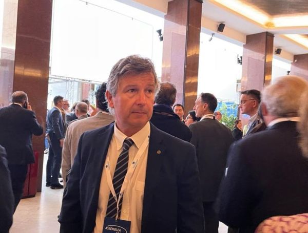 Energia: bollette ancora troppo care per le imprese del terziario. Confcommercio chiede interventi strutturali