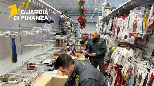 GdF Lucca: sequestrati oltre 7.000 prodotti di carnevale