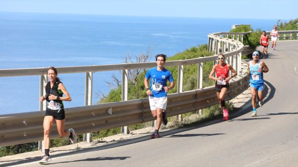 Maratona dell'Isola d'Elba: 10 anni di emozioni e sfide nel cuore del Tirreno
