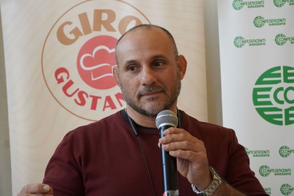 Confesercenti, sondaggio on line: “Novembre e dicembre soddisfacenti, gennaio in calo”