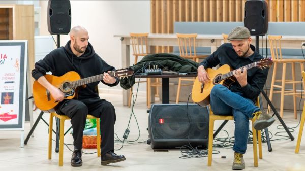 Aurelia Live Music: spazio al Flamingo Guitar Duo