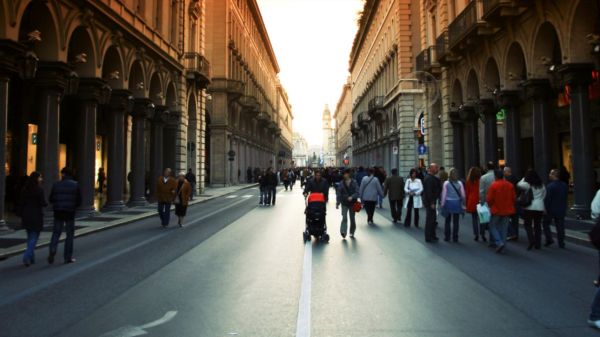 Poliziotto aggredito a Torino, fermato un 22enne della provincia di Grosseto