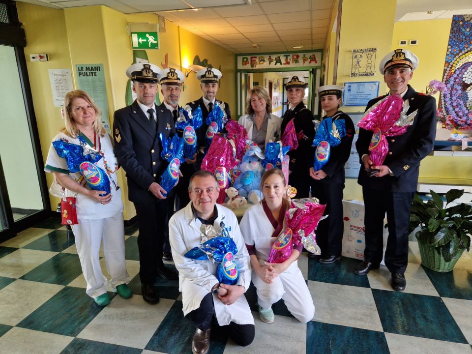 In Pediatria arrivano i doni di Pasqua dell’Ufficio circondariale marittimo di Porto Santo Stefano