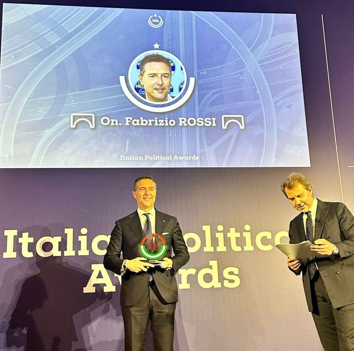 Italian Political Awards, l’Onorevole Fabrizio Rossi riceve dalla Luiss il prestigioso premio