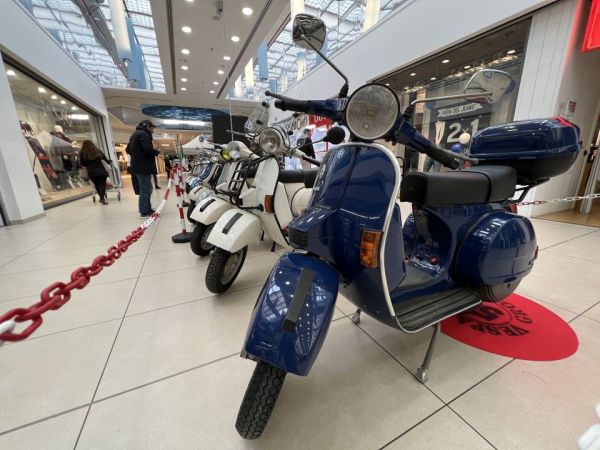 Aurelia in Vespa: ad Aurelia Antica l’esposizione del Vespa Club Grosseto