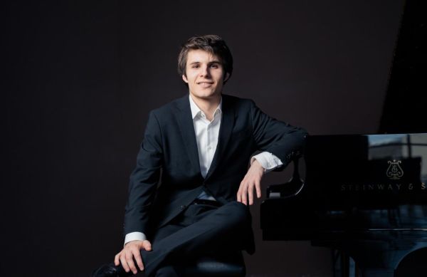 19 anni e tanto talento: all’Orbetello Piano Festival arriva Simon Haje