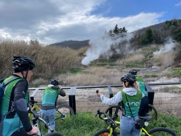 Larderello e la “Toscana dal cuore caldo”: il turismo geotermico conquista visitatori da tutto il mondo