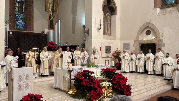 Una fiumana di persone all'apertura del Giubileo in diocesi