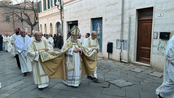 Una fiumana di persone all'apertura del Giubileo in diocesi