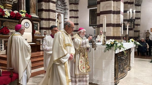 Una fiumana di persone all'apertura del Giubileo in diocesi