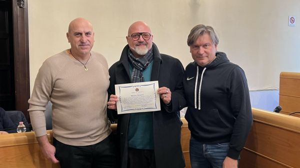 Sicurezza sugli autobus, il Comune di Orbetello premia l'autista Mauro Rosati