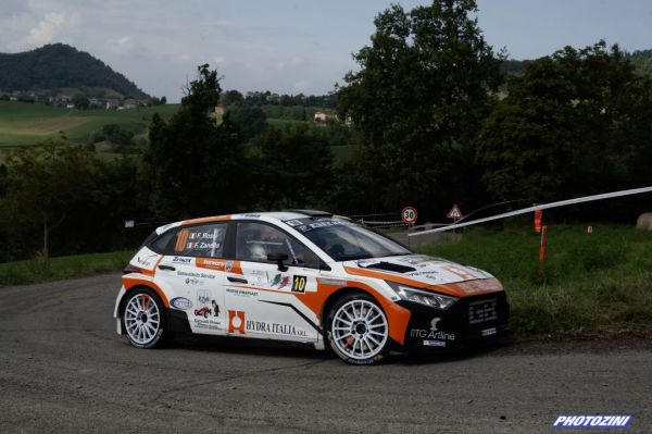 Gianluca Tosi trionfa nel 43° Rally Appennino Reggiano