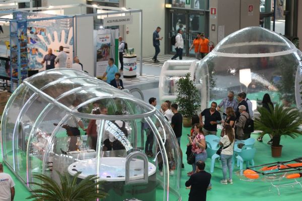 L’intelligenza artificiale spinge l’industria dell’ospitalità: a IinOut arrivano robot, assistenti virtuali e nuove tecnologie