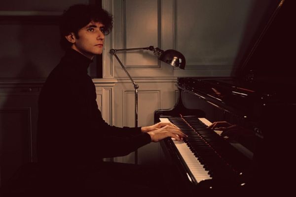 “Giovani in musica” con il piano recital di Sebastian Emilio Suvini