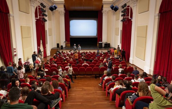 Al teatro comunale “Rossella Falk” “Sei personaggi in cerca d’autore”