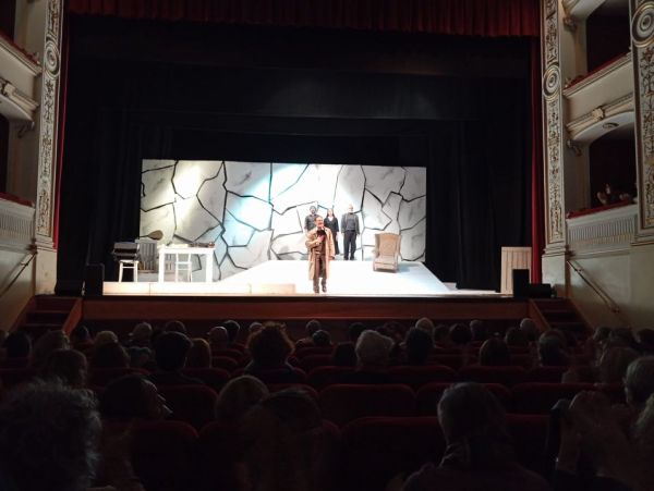 Un successo lo spettacolo “Un sogno a Istanbul” al Teatro degli Industri