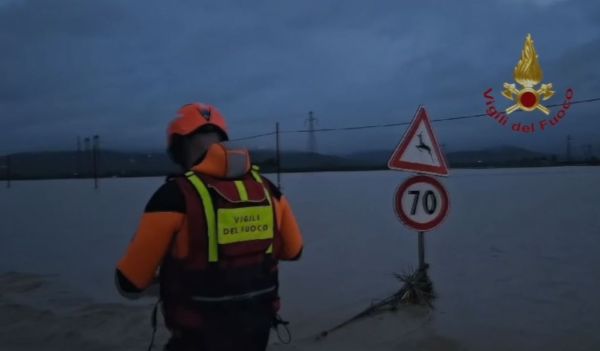 Alluvione nella provincia di Livorno, anche i VVF di Grosseto nelle operazioni di soccorso