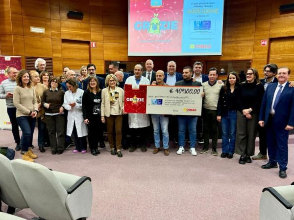 Conad Nord Ovest dona 409.100 euro ai reparti pediatrici della Toscana: un gesto di solidarietà per i più piccoli