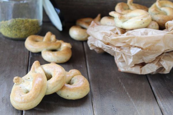 "In cucina con Giulia": biscotti salati con finocchietto selvatico