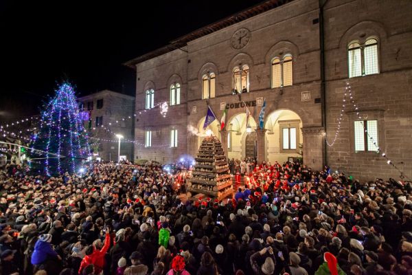 Abbadia San Salvatore prepara il suo Natale di fuoco