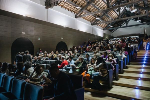 Sul palco di Follonica riparte la rassegna dedicata ai più piccoli e alle loro famiglie