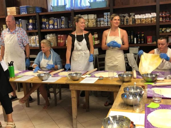 Argentario da gustare: successo per la cooking class “Mani in Pasta” con i crocieristi della Silver Ray