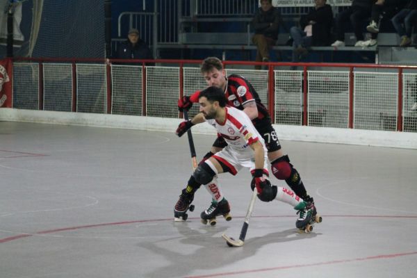 Hockey A1. Super derby mercoledì sera in via Mercurio tra Circolo Pattinatori Grosseto e Follonica