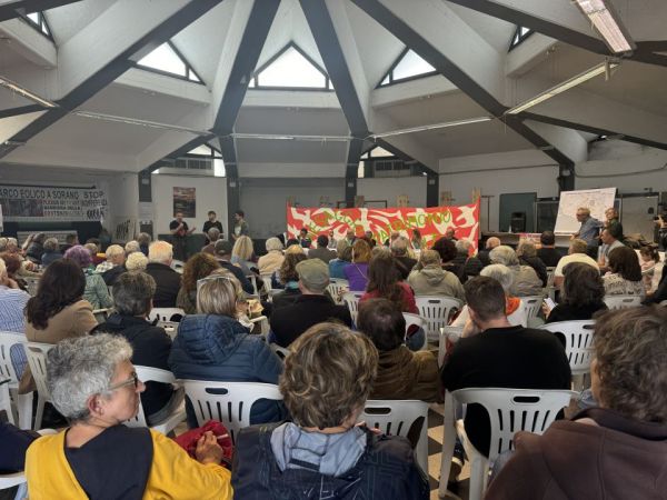 Grande partecipazione alla manifestazione contro l’eolico industriale