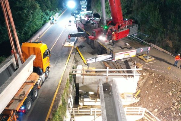 Manciano: terminata l’operazione di varo del Ponte Lungo