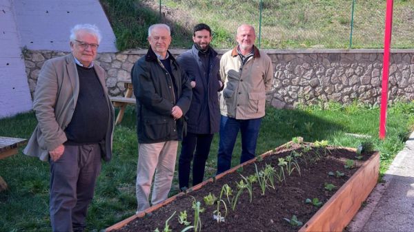Prosegue l’iniziativa dell’Orto didattico biologico. Inaugurazione nella Scuola Primaria di Cinigiano