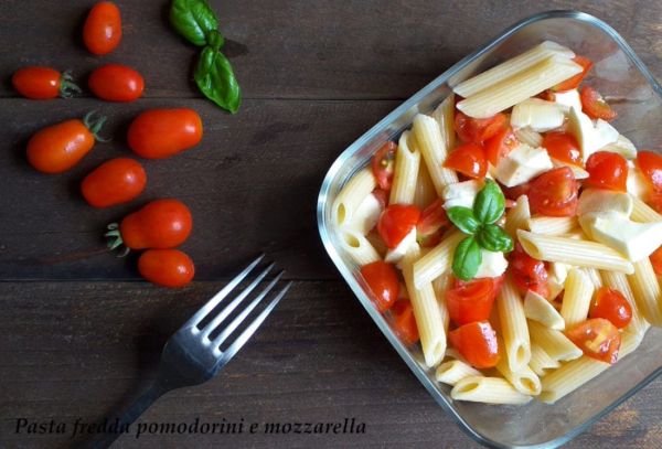 "In cucina con Giulia": pasta fredda pomodoro e mozzarella