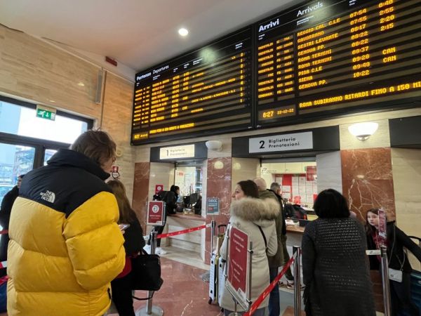 Incidente ferroviario, treni bloccati tra Grosseto e Livorno. Vedi il video 