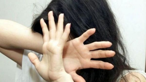 Violenza sulle donne, la Toscana rilancia la campagna per far conoscere il 1522