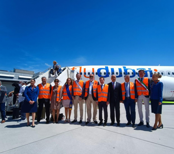 Trasporti: avviato il volo di collegamento Dubai - Pisa